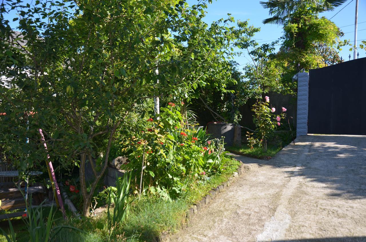 Tj Guest House Makhinjauri Exterior photo